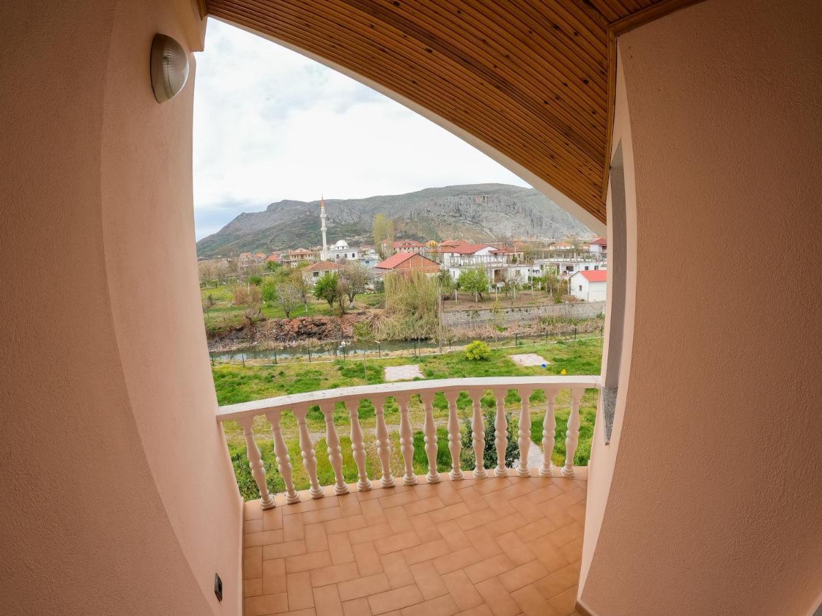 Hotel Hasmegaj Mahall' e Kryethuit 외부 사진