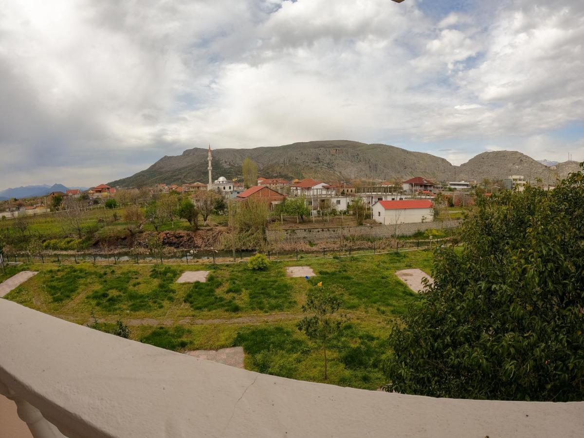 Hotel Hasmegaj Mahall' e Kryethuit 외부 사진