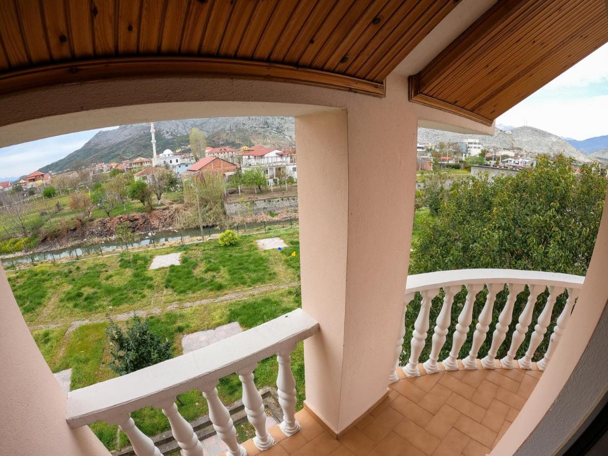 Hotel Hasmegaj Mahall' e Kryethuit 외부 사진