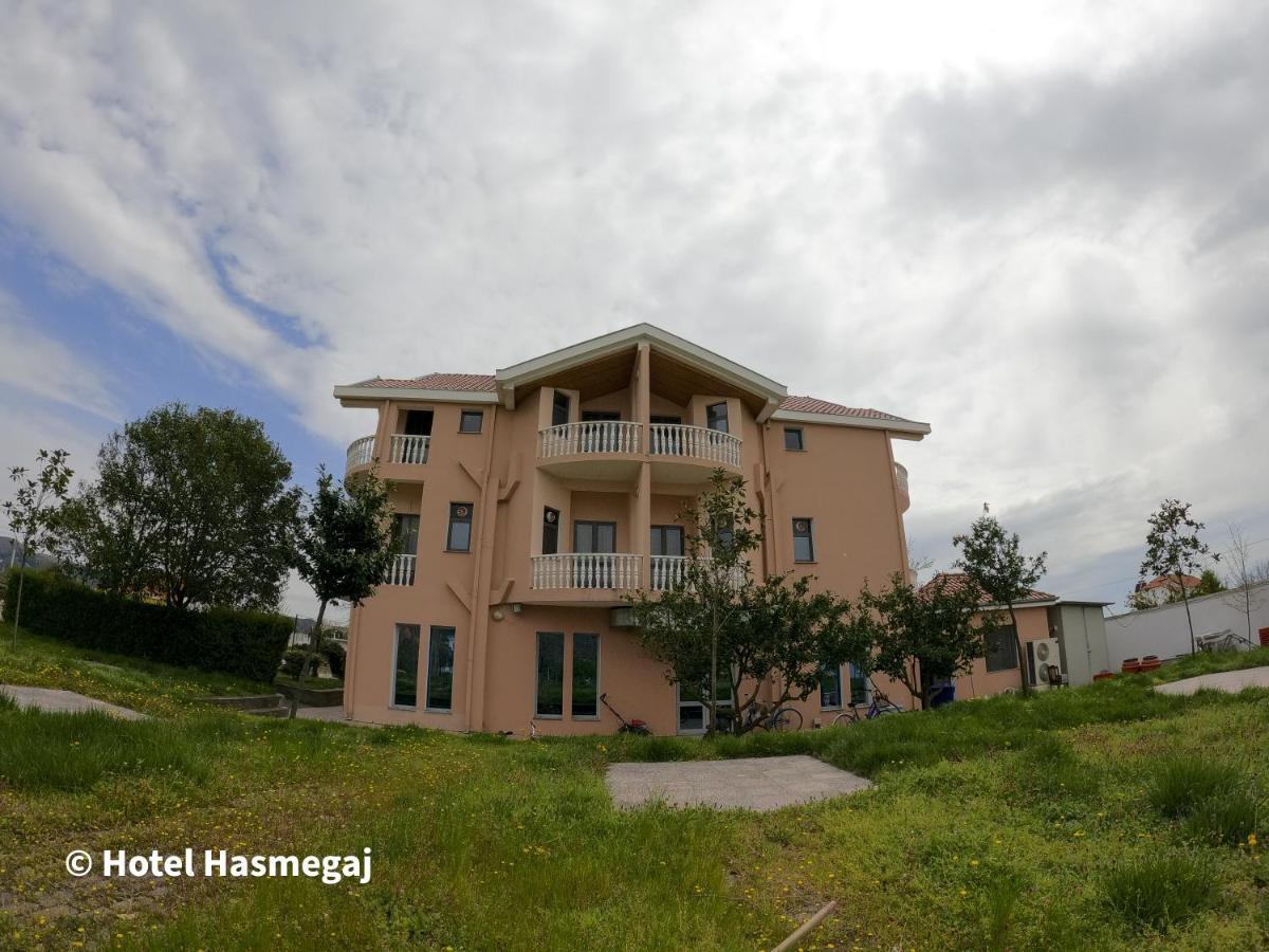 Hotel Hasmegaj Mahall' e Kryethuit 외부 사진