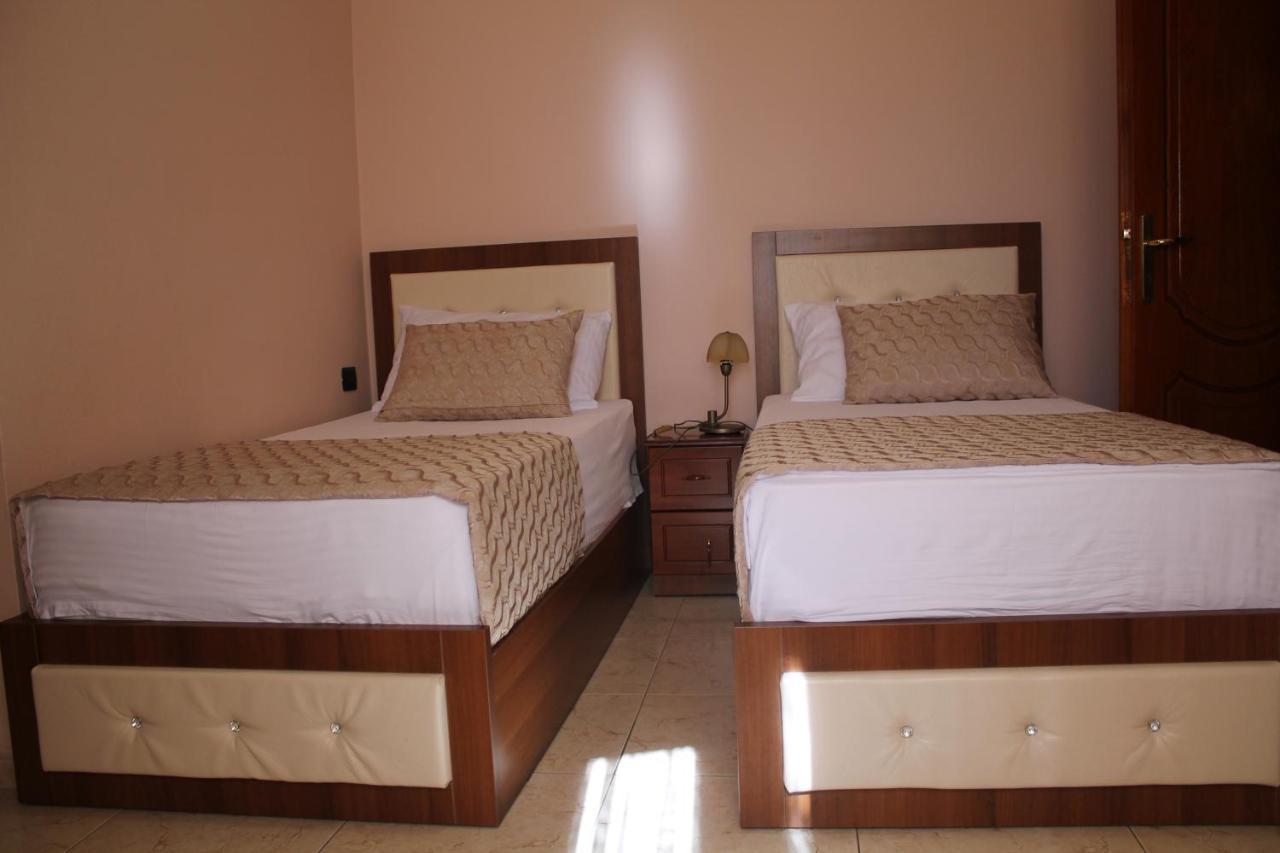Hotel Hasmegaj Mahall' e Kryethuit 외부 사진