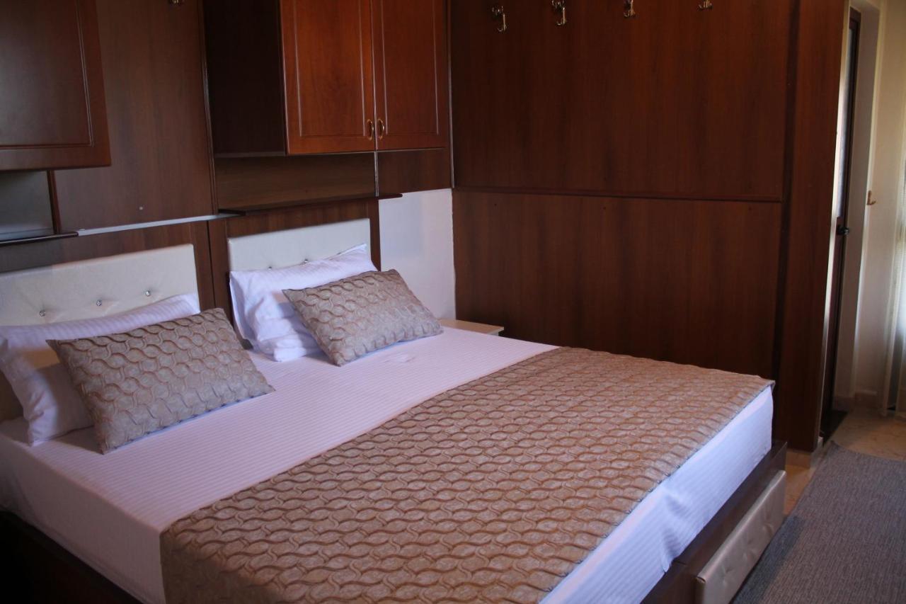 Hotel Hasmegaj Mahall' e Kryethuit 외부 사진