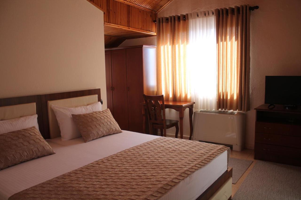 Hotel Hasmegaj Mahall' e Kryethuit 외부 사진