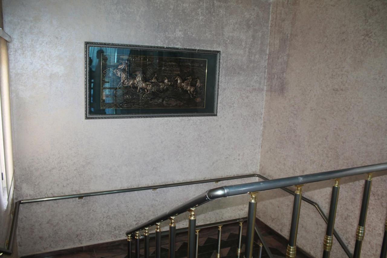 Hotel Hasmegaj Mahall' e Kryethuit 외부 사진